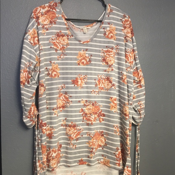 Tops - Boutique Striped Floral Print Top - 1X
